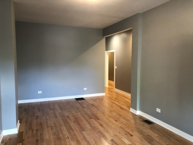 Living Room/Hall - 5521 S Dorchester Ave Unit 1