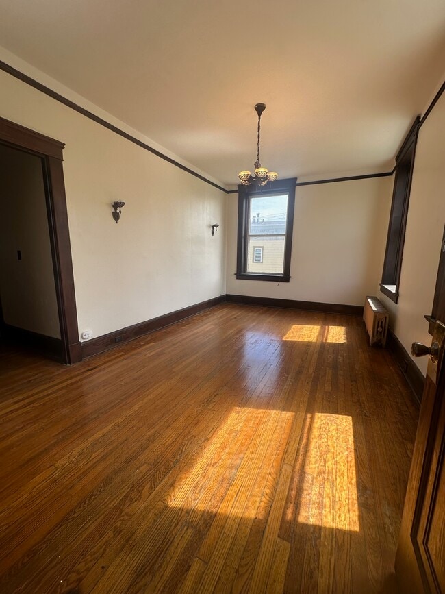 157 W 3rd St