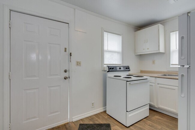 Photo - 1962 Lionel St Unidad A