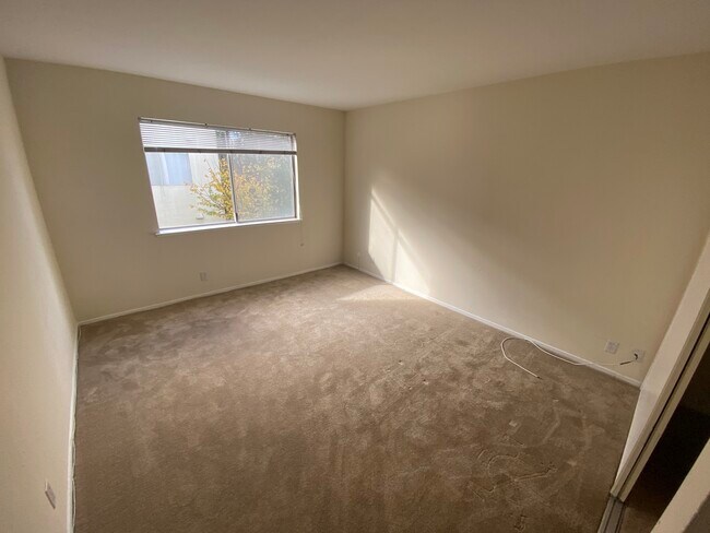 Photo - 645 El Dorado Ave Apartamentos