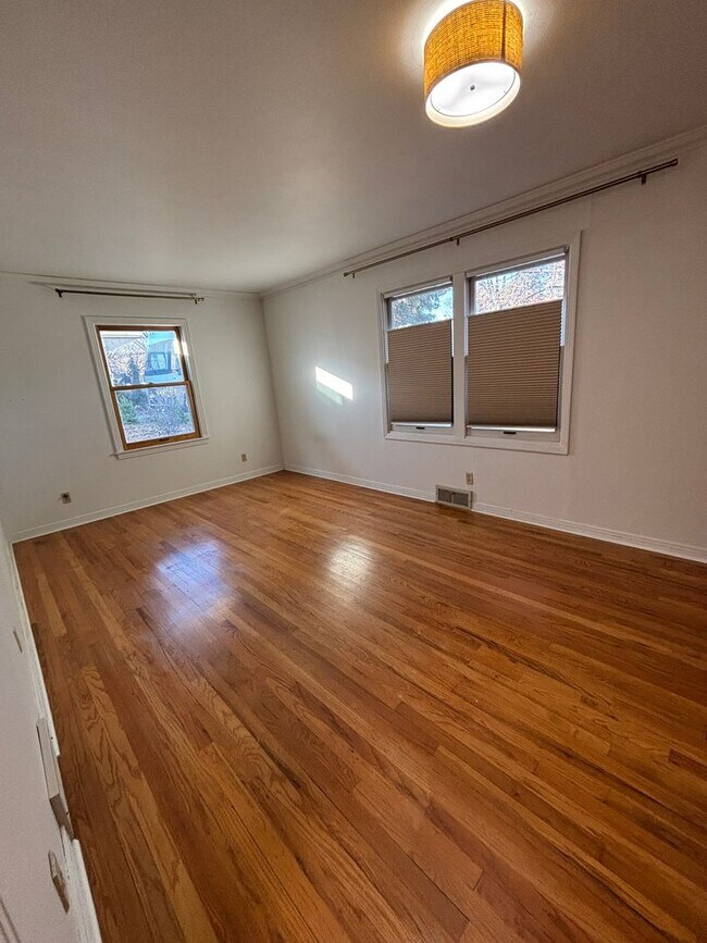 Photo - 3 BED | 1.5 BATH | SPACIOUS HOME | CENTRAL