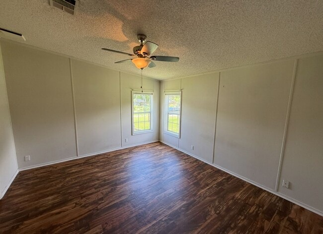 Photo - 3 Bedroom / 2 Bath House On An Acre