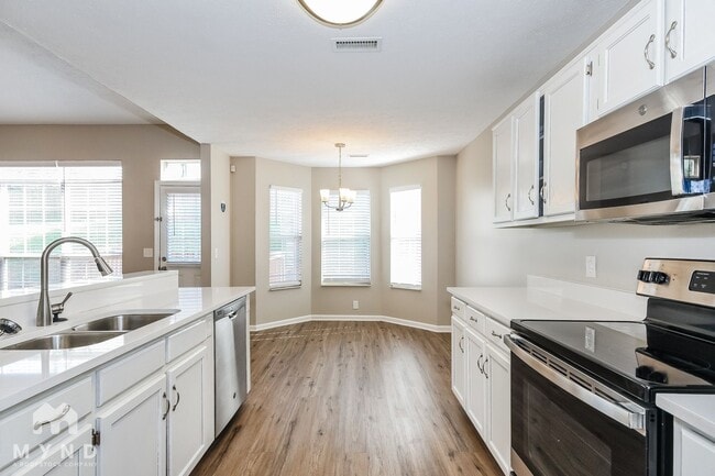 1815 Apple Valley Cir