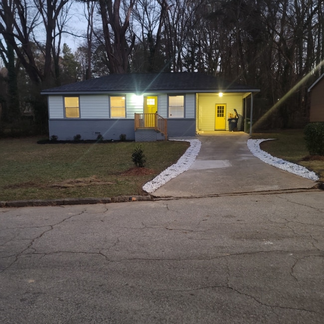 Photo - 2858 Marco Dr NW House