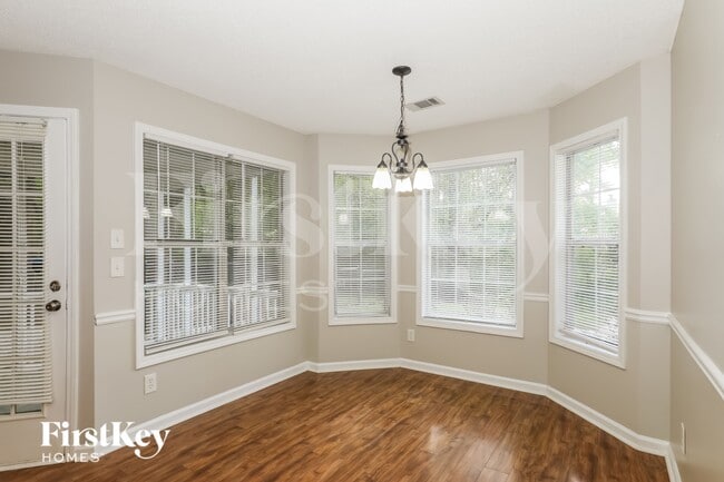 Photo - 145 Garrison Chase