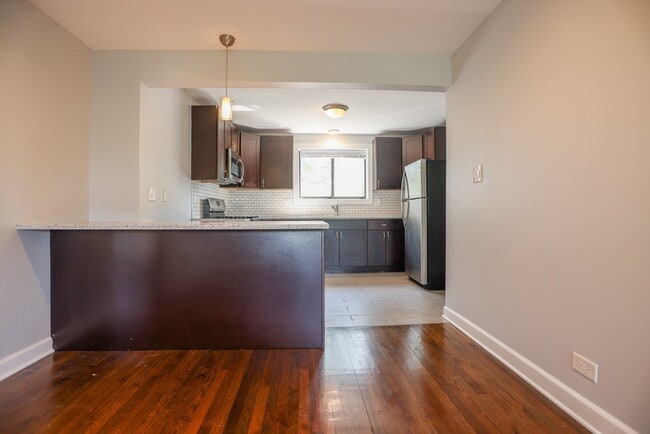 Photo - 6803 N Ridge Blvd Unit 2