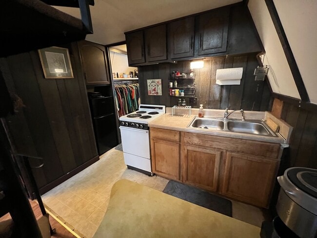 Photo - 123 Old US Highway 321