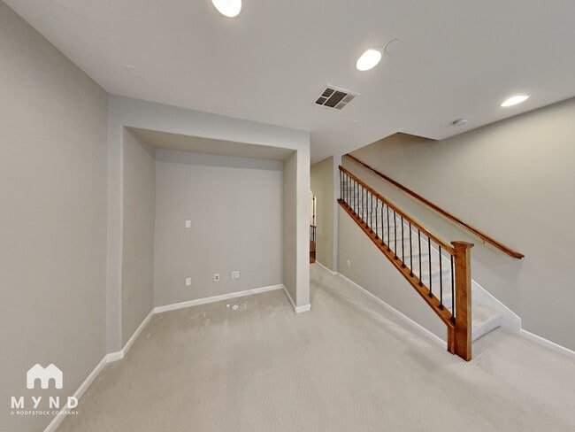 Photo - 906 Cole Pl