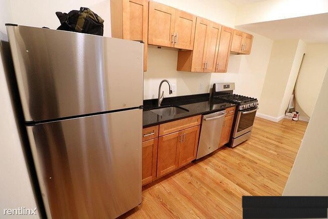 Building Photo - 8 Lexington Ter Unit 3