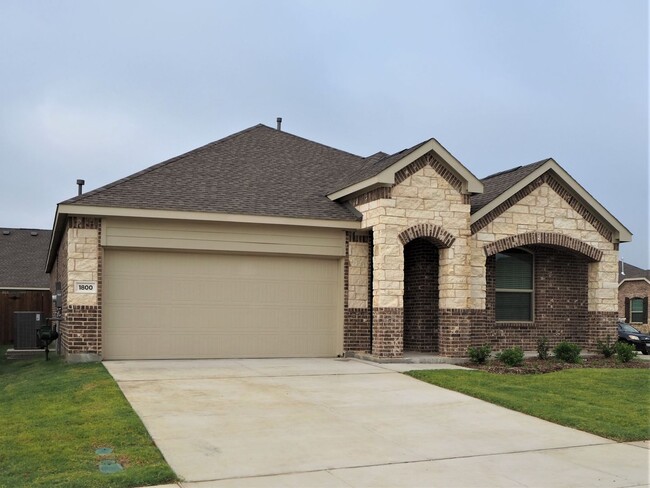 Photo - 1800 Lake Grove Dr