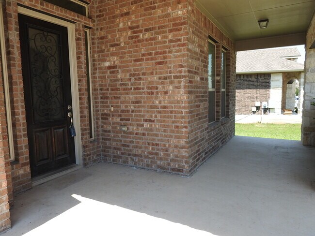 Photo - 2532 Bowen St