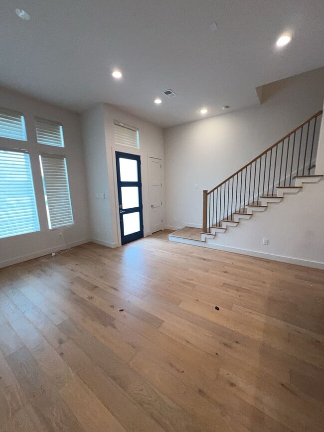 Photo - 2414 Gray St