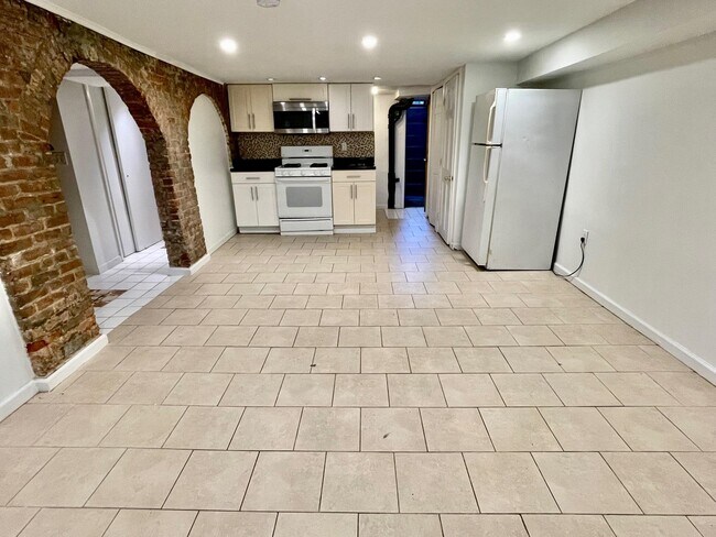 Photo - 352 Varick St Unidad 1