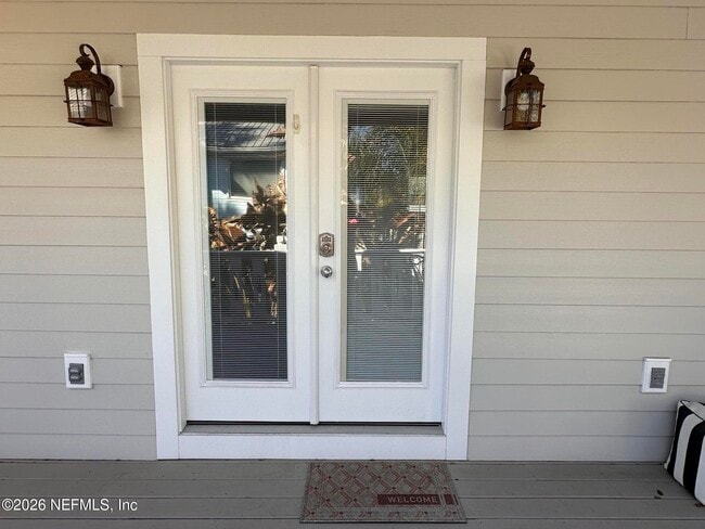 Building Photo - 310 7th St