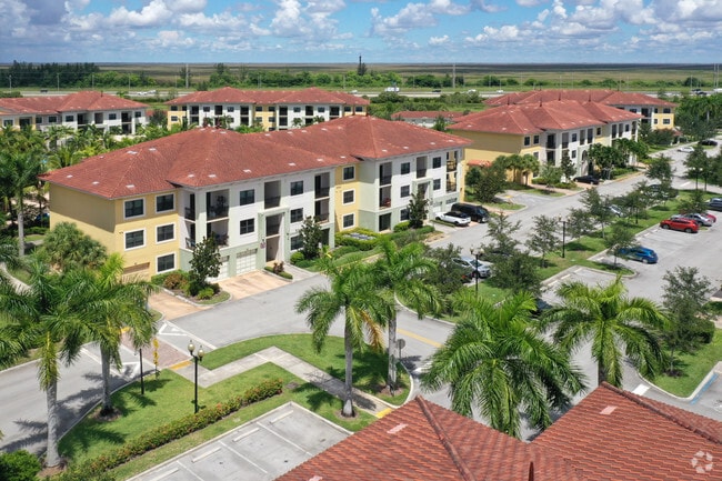 Photo - 10X Sawgrass