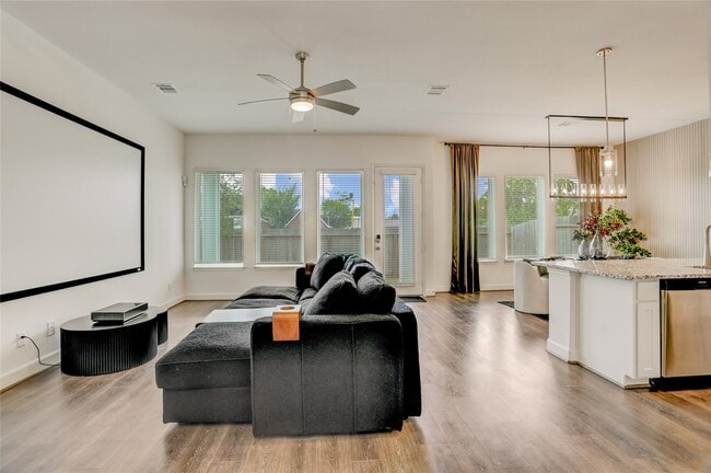 8926 Covenant Pl