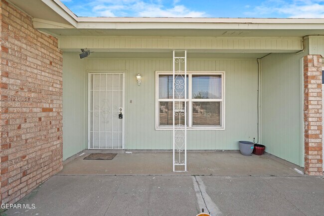 Photo - 5712 Longview Dr