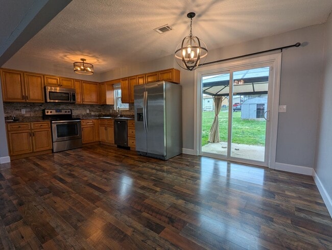 Photo - 4 Bedroom Home In Radcliff!