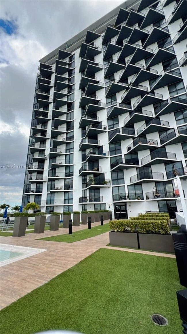 Building Photo - 5300 NW 85th Ave Unit 1106