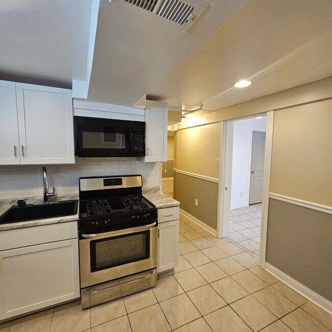 Photo - 1831 S 61st Ct Apartamentos Unidad #G