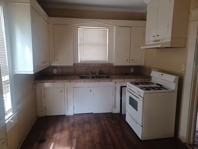 Photo - 1710 Stanford St