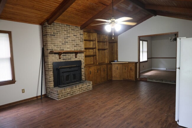 Photo - 213 Merry Wood Dr