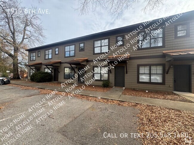 Building Photo - Townhouse - 2 bedroom and 2 1/2 baths!