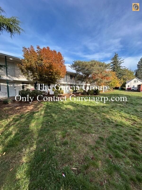 Building Photo - 92 E Burnside St Unit B205