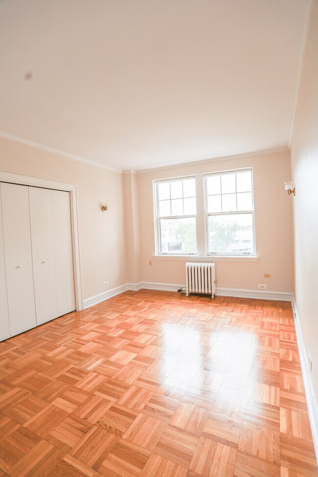 Photo - 1209 W Sherwin Ave Unit 304