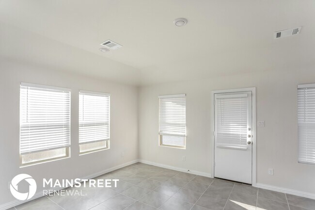 Photo - 525 Janette Ct