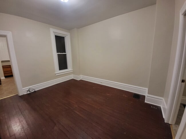 Building Photo - 317 Peffer St Unit 1