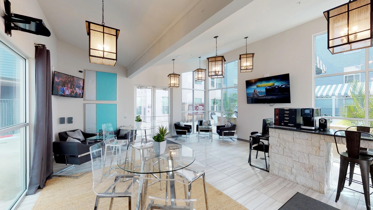 Photo - Cherry Street | Student Housing Apartments
