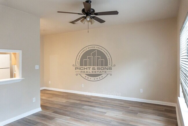 Photo - 2403 Hartsfield Rd