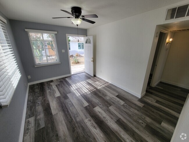 Building Photo - 1916 E Fairmount Ave Unit 3 Rental