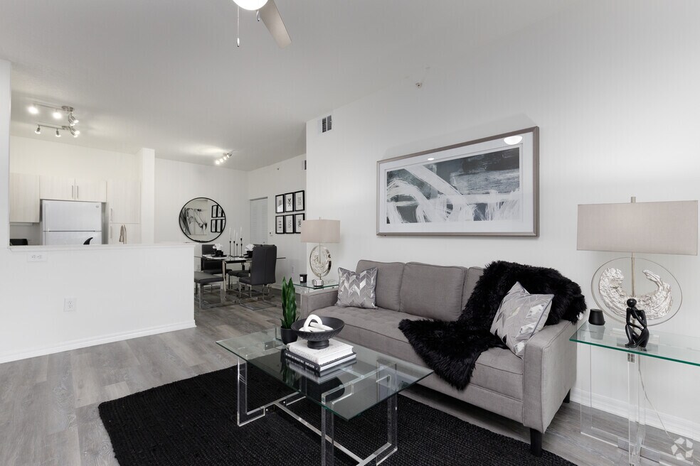 2BR, 2BA - 975SF