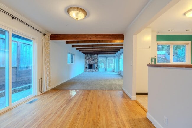 Photo - 1104 Barcelona Dr