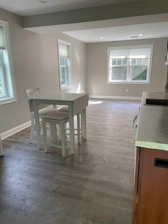Building Photo - 70 Canonchet Rd Rental
