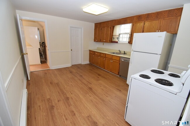 Photo - 159 Main St Unit B