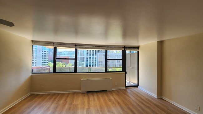 Building Photo - 270 Marin Blvd Unit 9G