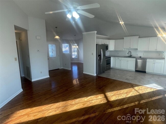 Photo - 1444 Farmington Hills Dr