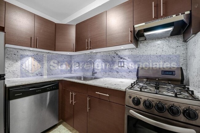 Photo - 425 E 80th St Unit 2E