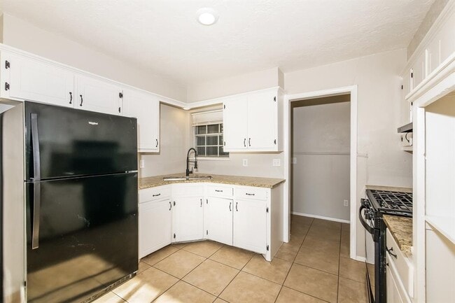 Photo - 621 Juniper Ave
