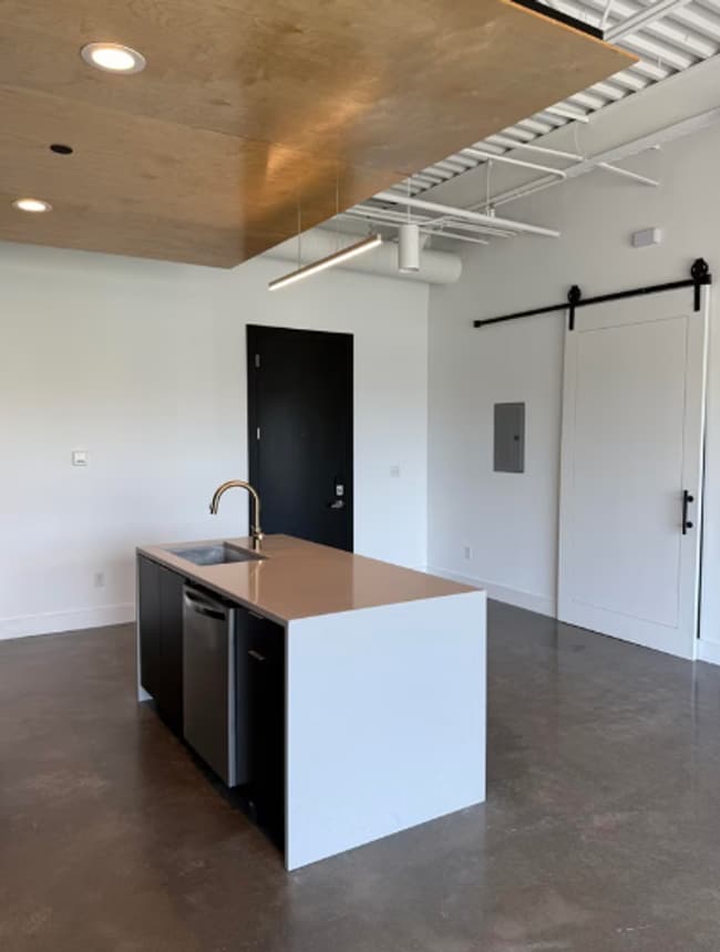 Photo - The Icon - Suite 305