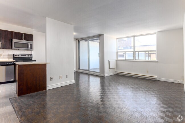 2 chambres, 1 salle de bain - 85 m² - Salon - 2465 Hurontario Street
