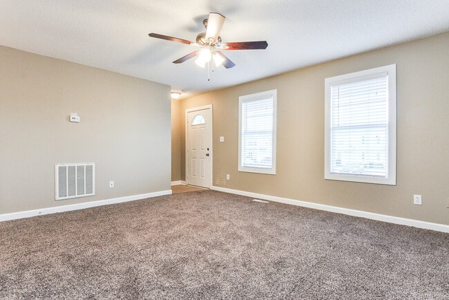 Photo - 101 Mayfair Ct