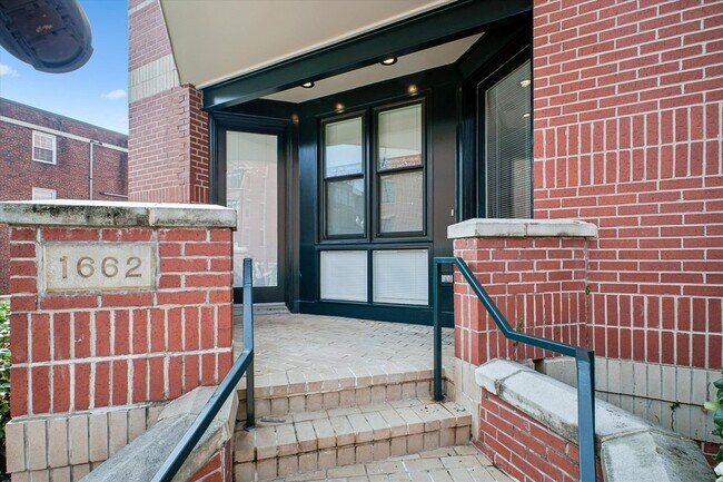 Photo - 1662 N Quinn St