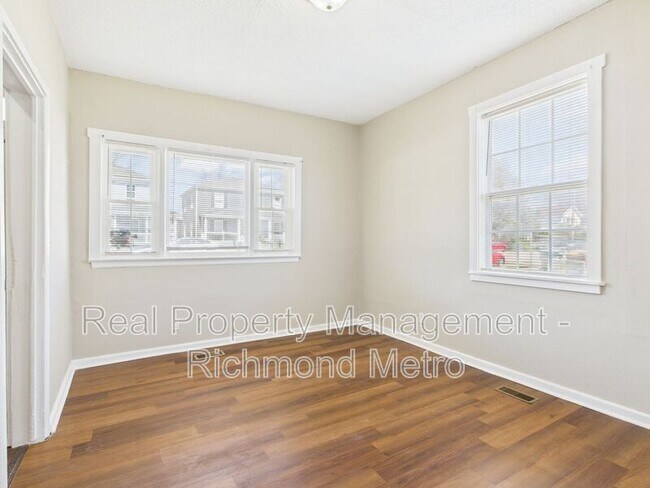 Photo - 1454-1456 Ferndale Avenue