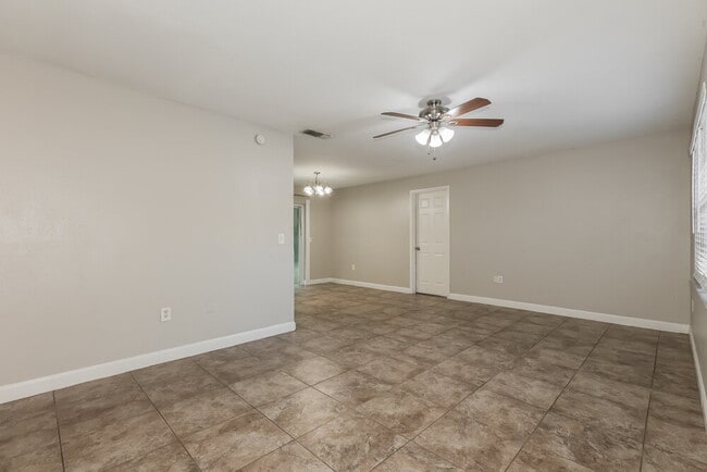 Photo - 614 Fox Lake Dr