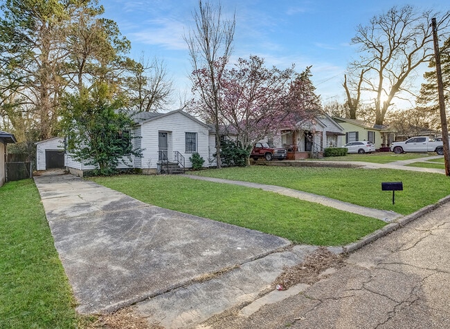 Photo - 1607 W 17th St