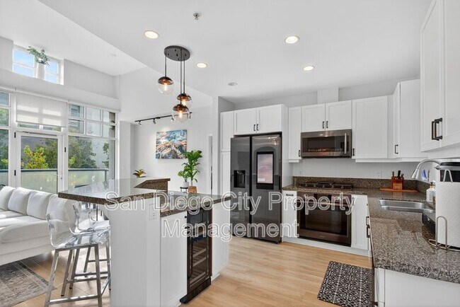 Building Photo - 555 Front St Unit 206